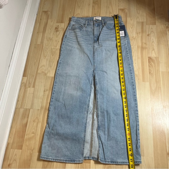 Women's Ultra-High Rise Denim Maxi Skirt - Universal Thread Light Wash size 6 - Picture 2 of 6